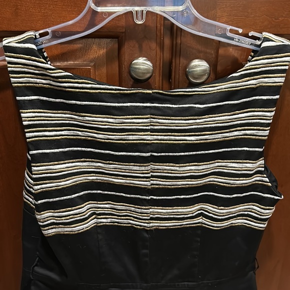 Dress - Picture 7 of 10